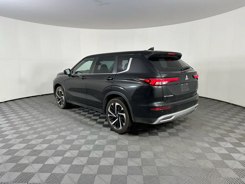 Used 2023 Mitsubishi Outlander SE image 4