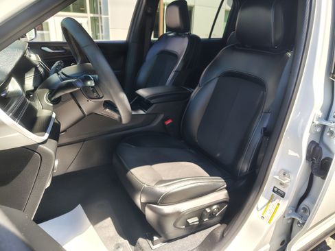 Certified 2024 Jeep Grand Cherokee L Laredo AWD/4WD image 18