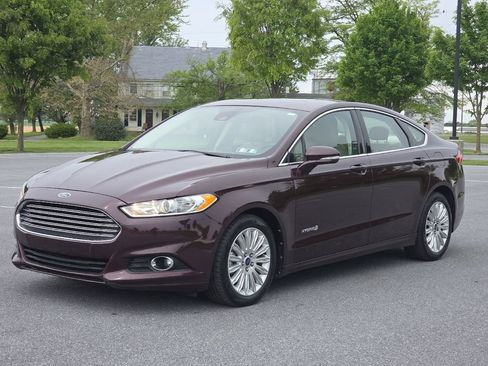 Used 2013 Ford Fusion SE FWD image 3