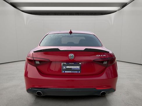 Used 2020 Alfa Romeo Giulia image 4