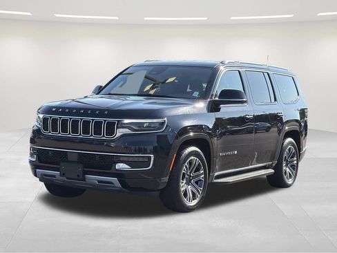 Used 2024 Jeep Wagoneer Series II w/ Flexible Seating Group RWD image 1