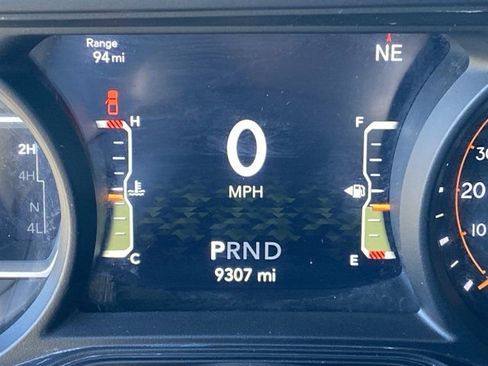 Used 2024 Jeep Gladiator Sport image 15