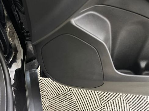 Used 2025 Chevrolet Trax ACTIV FWD image 29