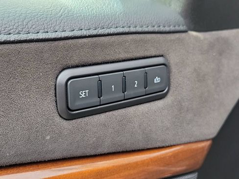 Used 2019 Cadillac Escalade Luxury RWD image 31