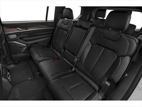 Used 2022 Jeep Grand Cherokee L Overland RWD image 9