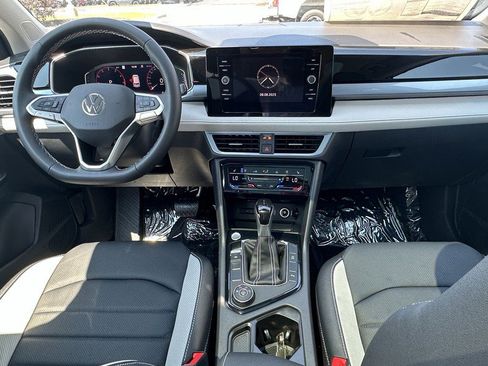 New 2025 Volkswagen Taos SEL image 10