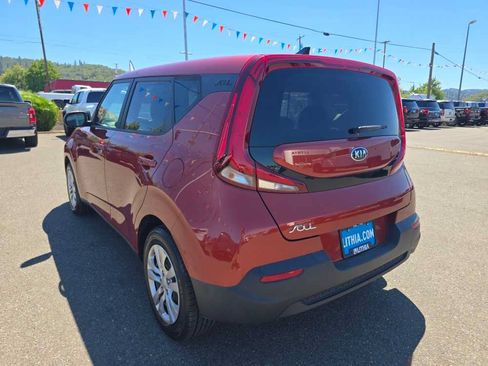 Used 2021 Kia Soul LX FWD image 3