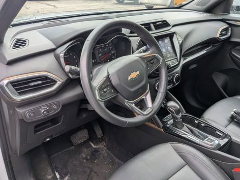 Used 2023 Chevrolet TrailBlazer ACTIV w/ Sun and Liftgate Package AWD/4WD image 2
