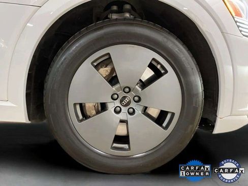 Used 2024 Audi Q8 e-tron Premium image 93