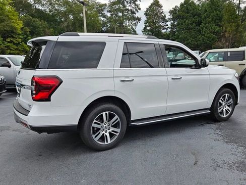 Used 2023 Ford Expedition Limited image 17