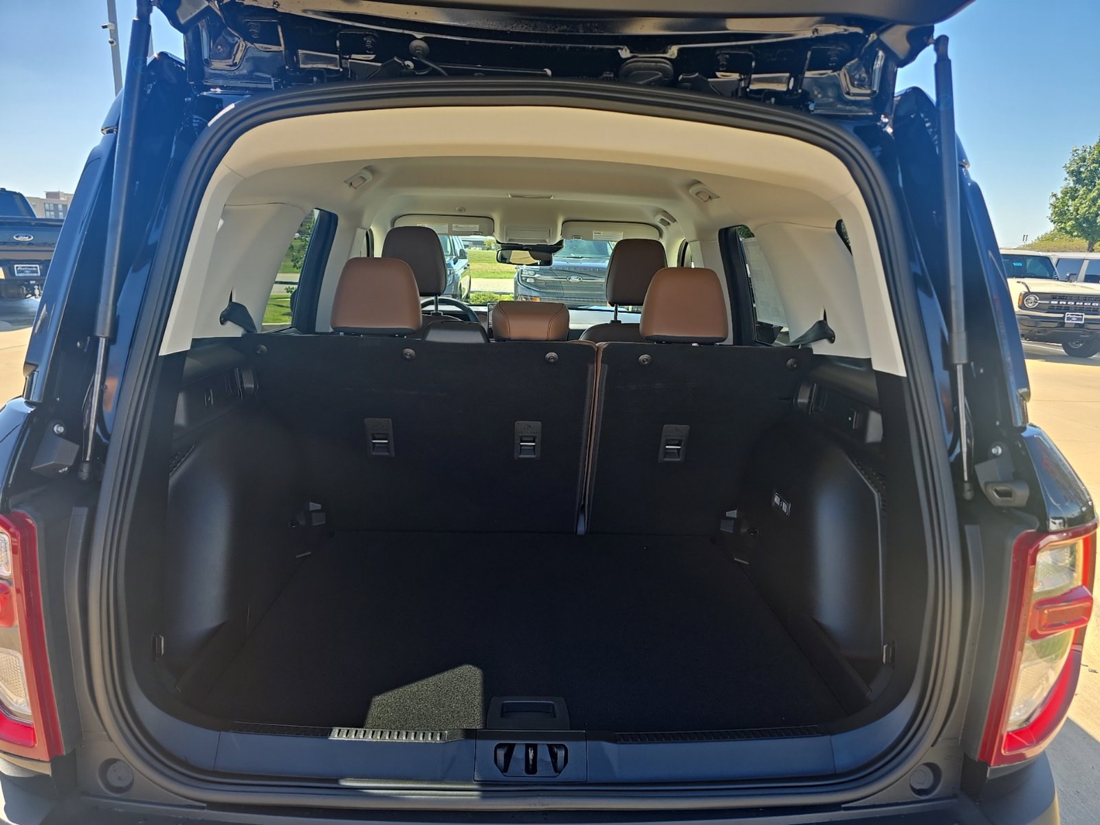 New 2026 Ford Bronco Sport Outer Banks w/ Outer Banks Tech Package+ AWD/4WD image 5