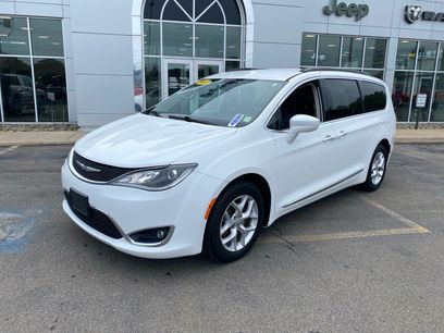 Used 2017 Chrysler Pacifica Touring-L w/ Tire & Wheel Group