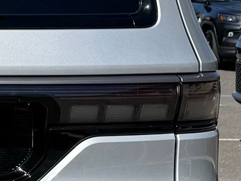 New 2026 Jeep Grand Wagoneer Summit image 15