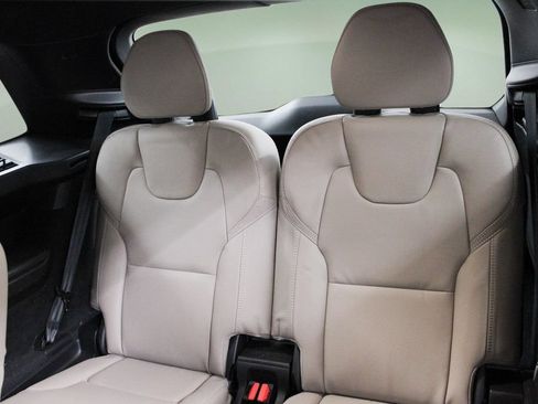 Used 2025 Volvo XC90 B5 Ultra AWD/4WD image 30