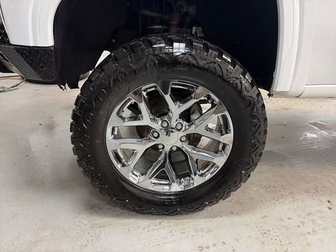 Used 2024 GMC Sierra 1500 Elevation AWD/4WD image 9