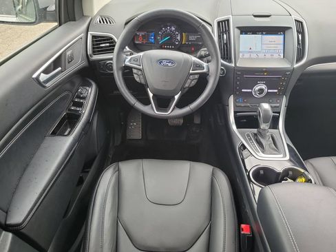 Used 2018 Ford Edge Titanium w/ Equipment Group 301A AWD/4WD image 27