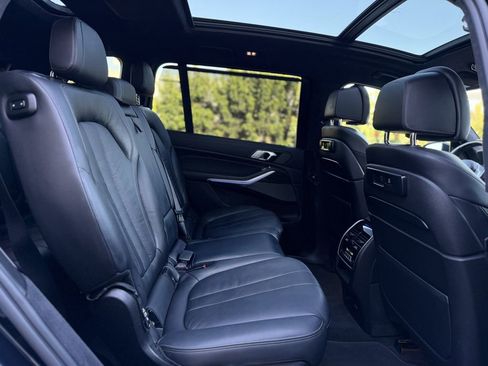 Used 2022 BMW X7 M50i AWD/4WD image 31
