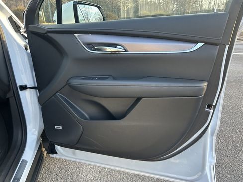 Used 2025 Cadillac XT6 Luxury image 60