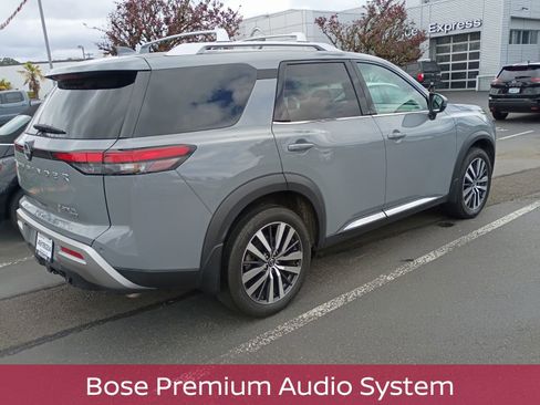 Used 2022 Nissan Pathfinder Platinum w/ Cargo Package AWD/4WD image 5