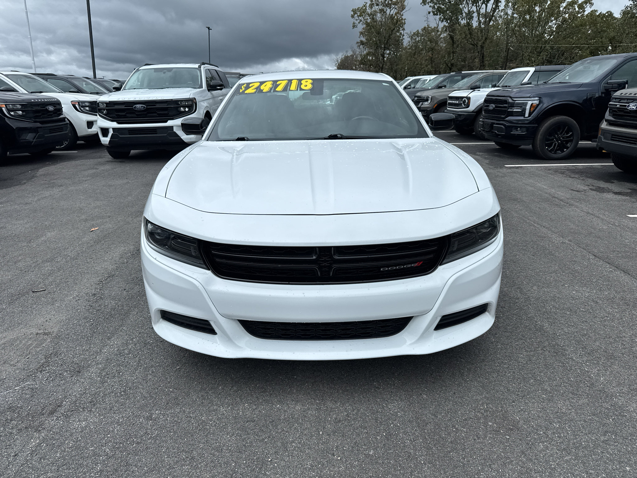 Used 2023 Dodge Charger SXT RWD image 2