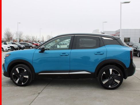 Certified 2025 Nissan Kicks SR w/ Illumination Package FWD image 4