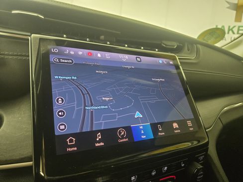 Used 2023 Jeep Grand Cherokee L Limited w/ Luxury Tech Group II image 22