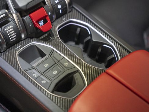 Used 2021 Lamborghini Urus image 46