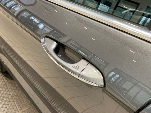 Used 2022 Ford Edge Titanium image 10