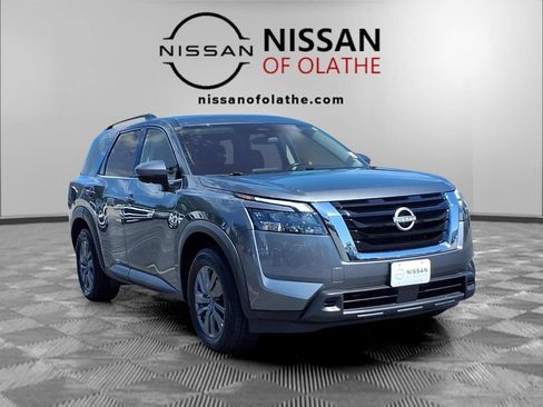 Used 2024 Nissan Pathfinder SV FWD image 29