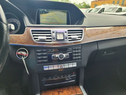 Used 2014 Mercedes-Benz E 350 4MATIC Sedan image 18