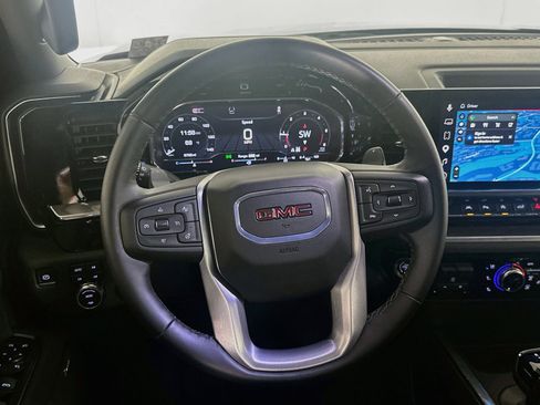 Used 2025 GMC Sierra 1500 SLT w/ SLT Premium Plus Package AWD/4WD image 18