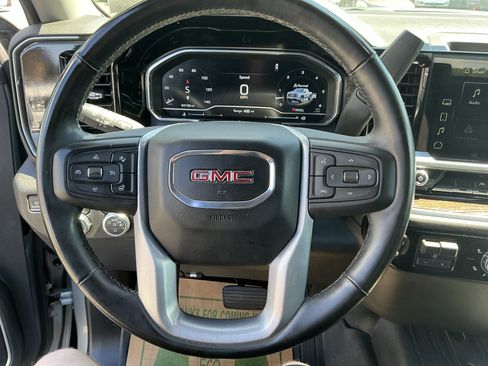 Used 2023 GMC Sierra 1500 Elevation w/ X31 Off-Road Package AWD/4WD image 17