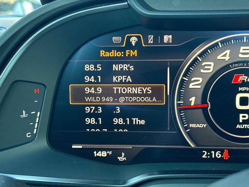 Used 2021 Audi R8 V10 w/ Premium Package image 17