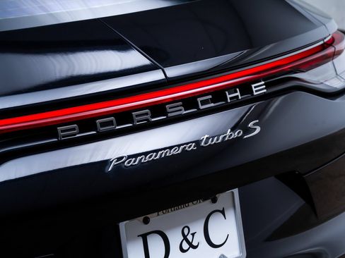 Used 2022 Porsche Panamera Turbo S Executive AWD/4WD image 9