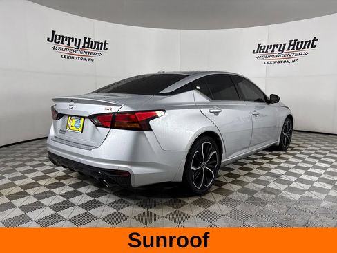 Used 2023 Nissan Altima 2.5 SR w/ SR Premium Package FWD image 6