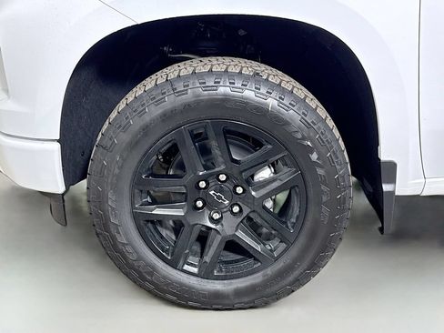 New 2026 Chevrolet Silverado 1500 RST w/ Dark Appearance Package AWD/4WD image 19