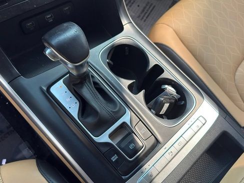 Used 2024 Kia Carnival LX FWD image 15