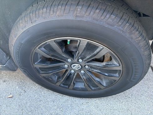 Used 2017 Nissan Armada Platinum image 9