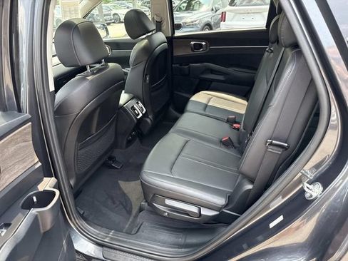 Used 2023 Kia Sorento S w/ Panoramic Sunroof Package AWD/4WD image 17