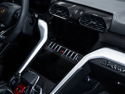 Used 2022 Lamborghini Urus AWD/4WD image 63