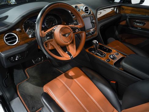 Used 2018 Bentley Bentayga Activity AWD/4WD image 2