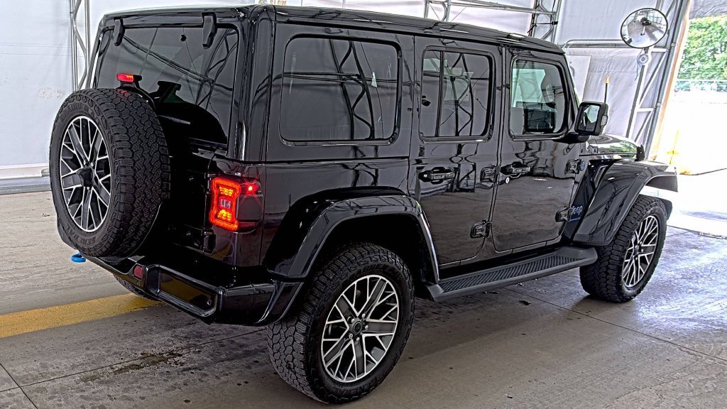 Used 2024 Jeep Wrangler High Altitude AWD/4WD image 2