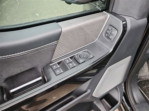 Used 2023 Ford F150 Lightning Platinum image 24