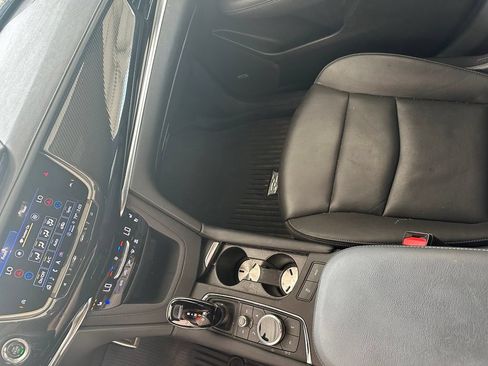 Certified 2024 Cadillac XT6 Sport w/ LPO, Floor Liner Package AWD/4WD image 23