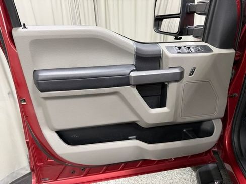 Used 2019 Ford F250 XLT w/ XLT Value Package AWD/4WD image 16