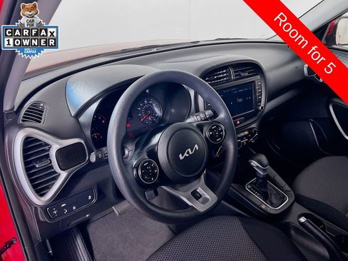 Certified 2022 Kia Soul LX w/ Technology Package FWD image 10