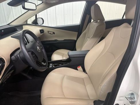 Used 2019 Toyota Prius Limited w/ Premium Convenience Package FWD image 12