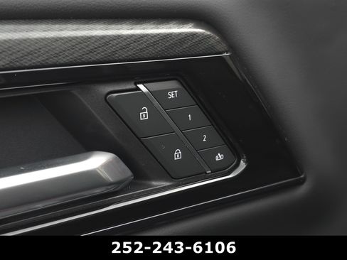 Used 2025 GMC Yukon AT4 w/ AT4 Premium Plus Package AWD/4WD image 12