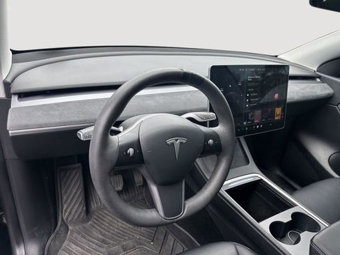 Used 2021 Tesla Model Y Long Range AWD/4WD image 10
