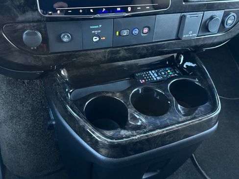 Used 2023 Chevrolet Express 2500 RWD image 25